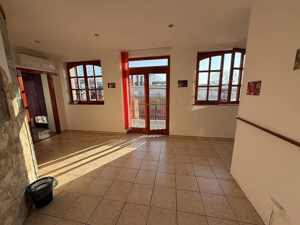 Kiadó iroda, irodaház, Dunakeszi