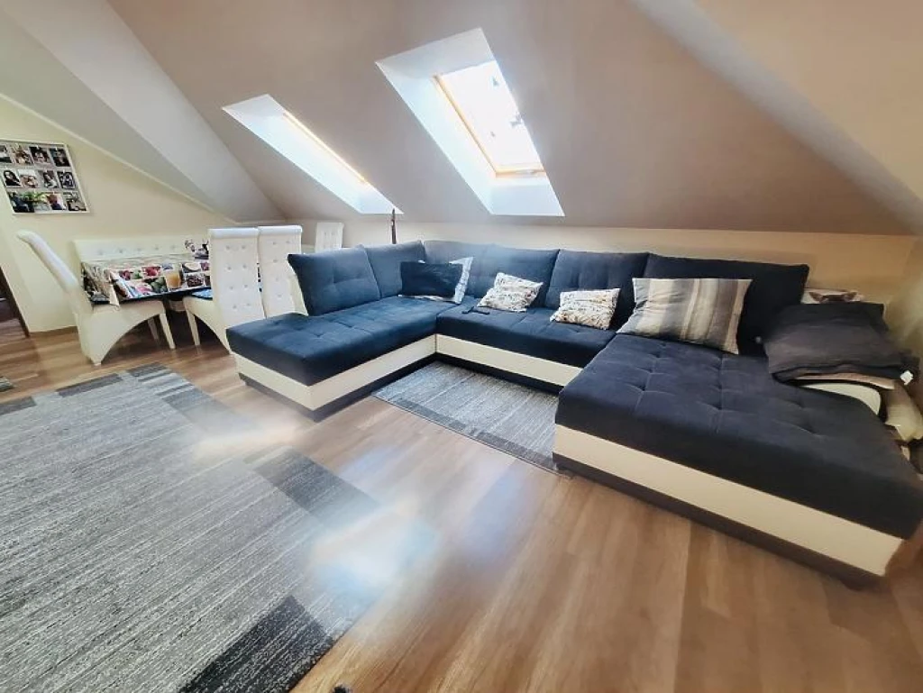 Eladó téglalakás, Dunakeszi