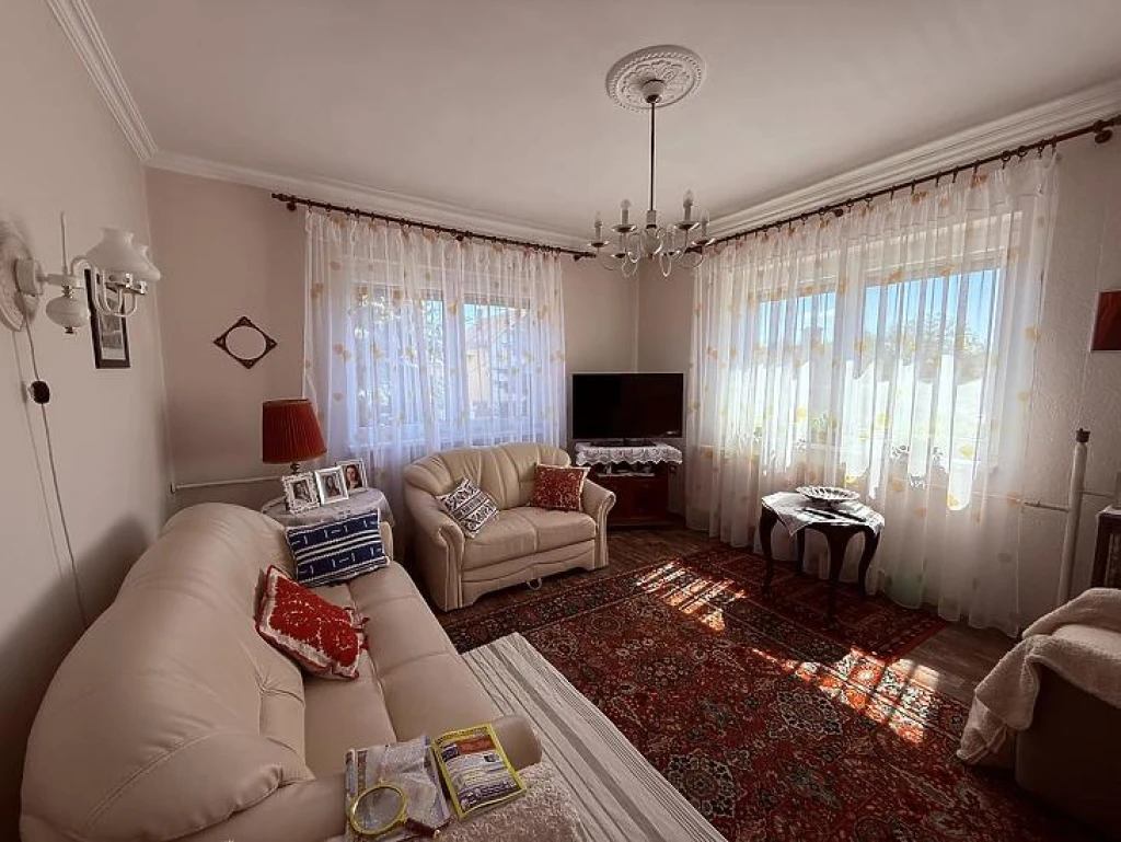 Eladó családi ház, Fót