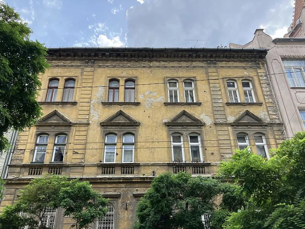 For sale brick flat, Budapest VI. kerület, Nagykörúton kívüli terület