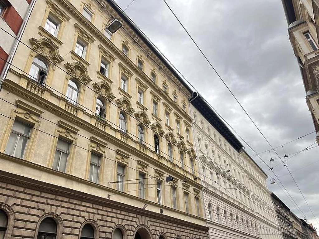 Eladó téglalakás, Budapest VI. kerület, Nagykörúton kívüli terület