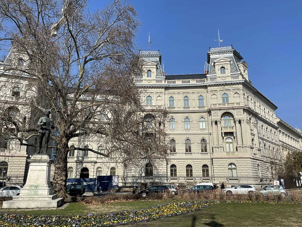 Eladó téglalakás, Budapest VI. kerület, Nagykörúton kívüli terület