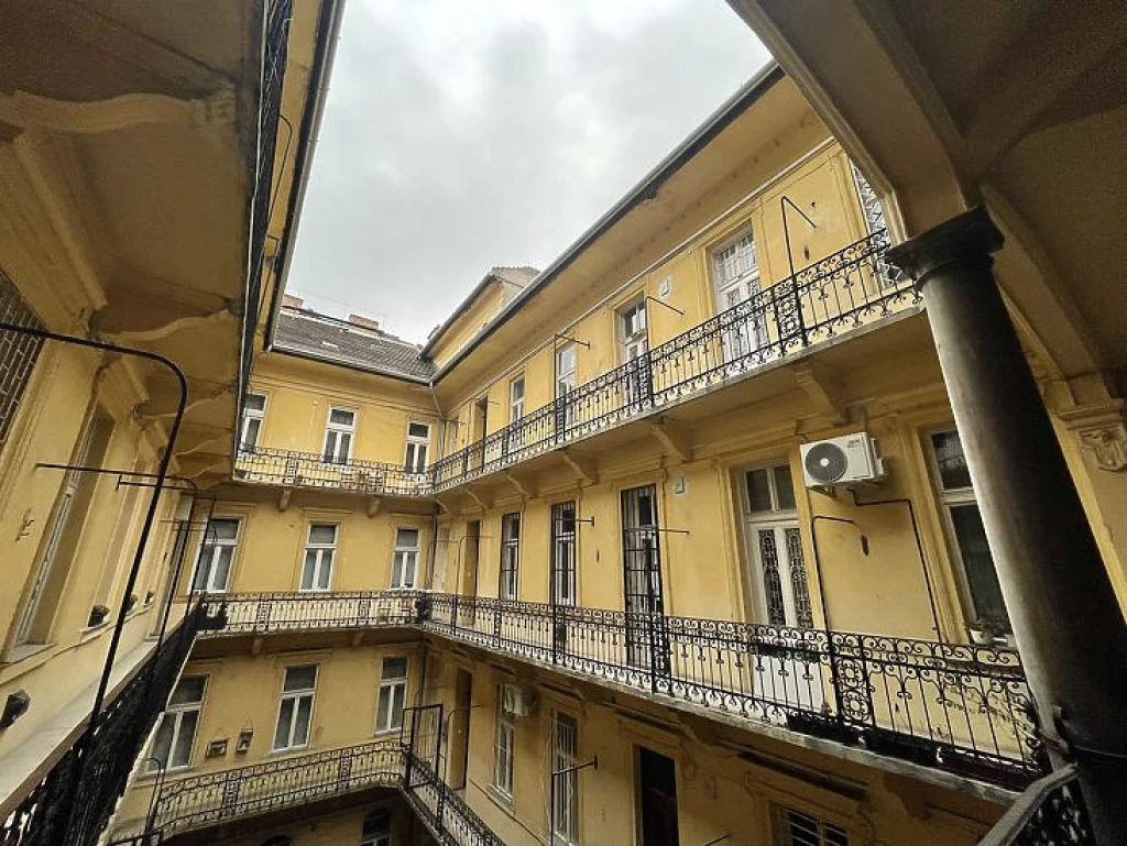 Eladó téglalakás, Budapest VI. kerület, Nagykörúton kívüli terület