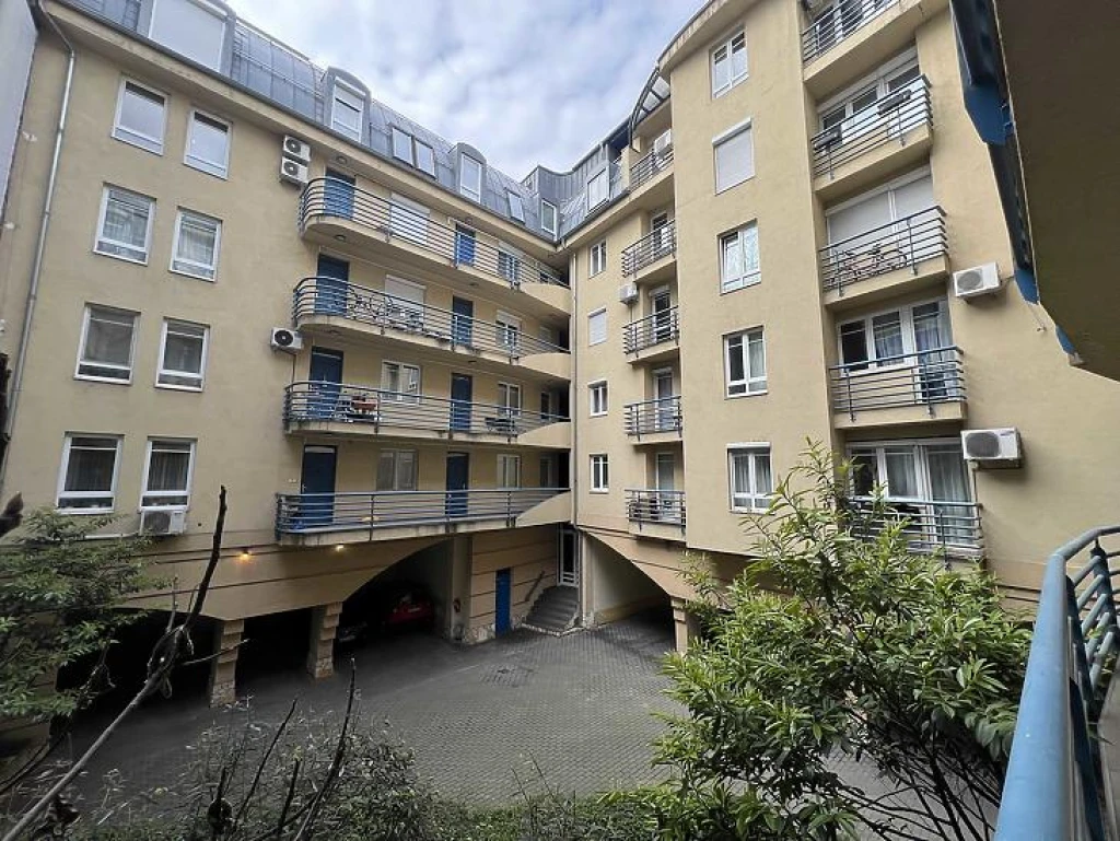 Eladó téglalakás, Budapest VI. kerület, Nagykörúton kívüli terület