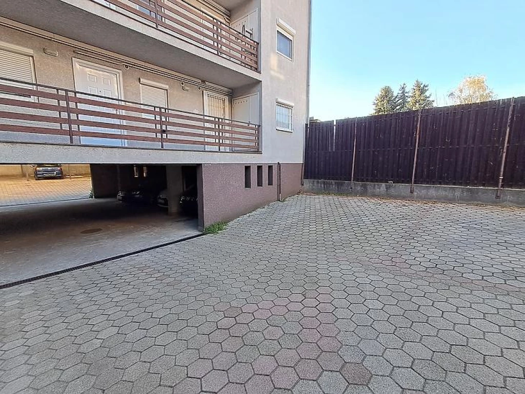 For sale detached garage, Budapest XV. kerület, Rákospalota