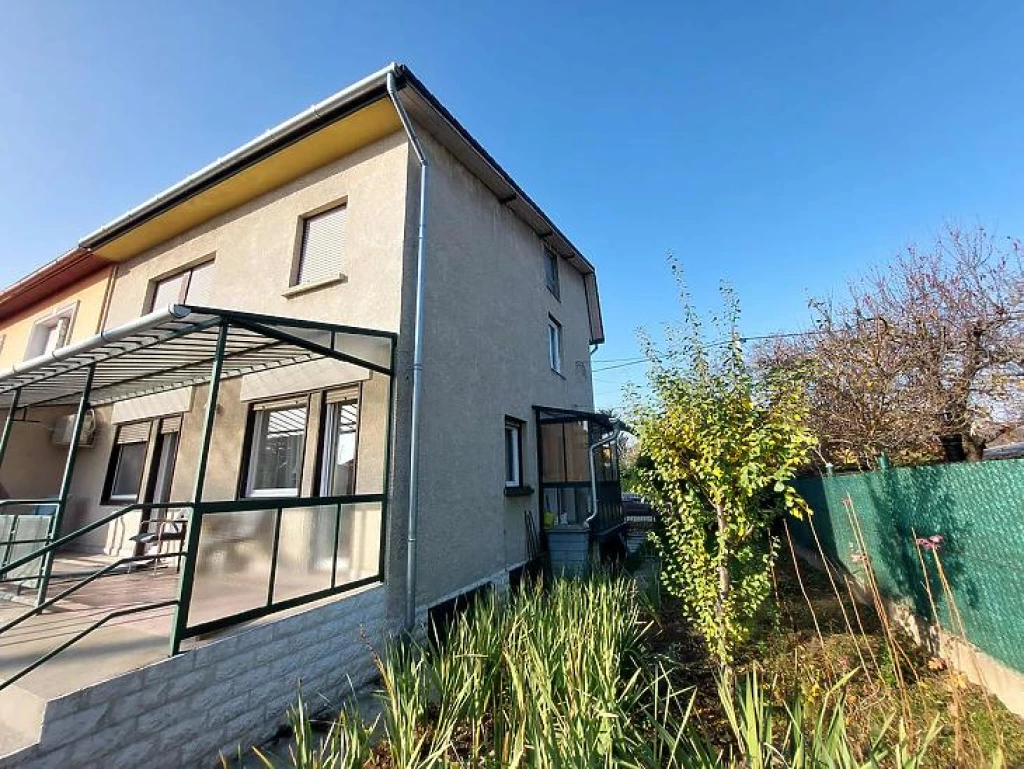 Eladó családi ház, Budapest XV. kerület, Rákospalota