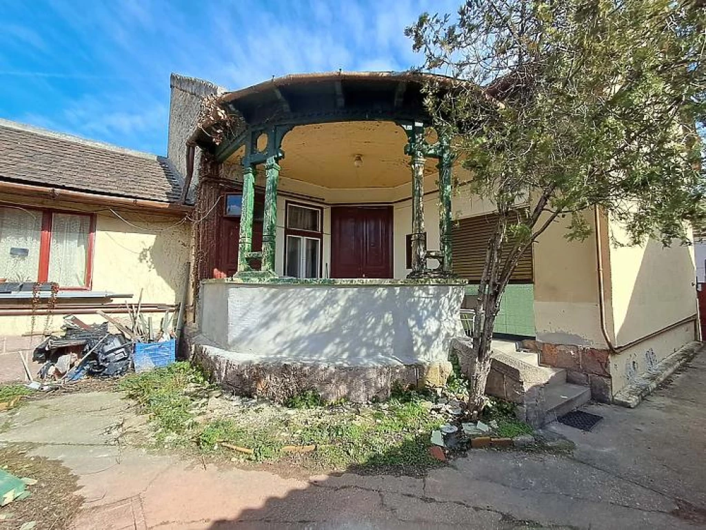 Eladó családi ház, Budapest XV. kerület, Rákospalota