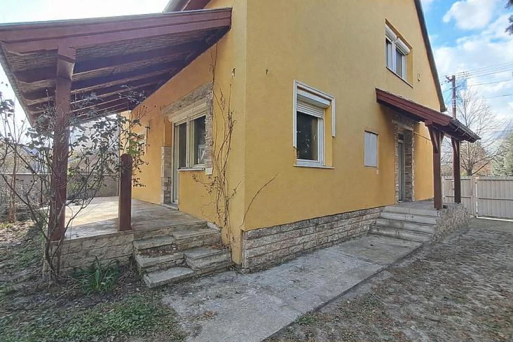 Eladó családi ház, Budapest XV. kerület, Rákospalota