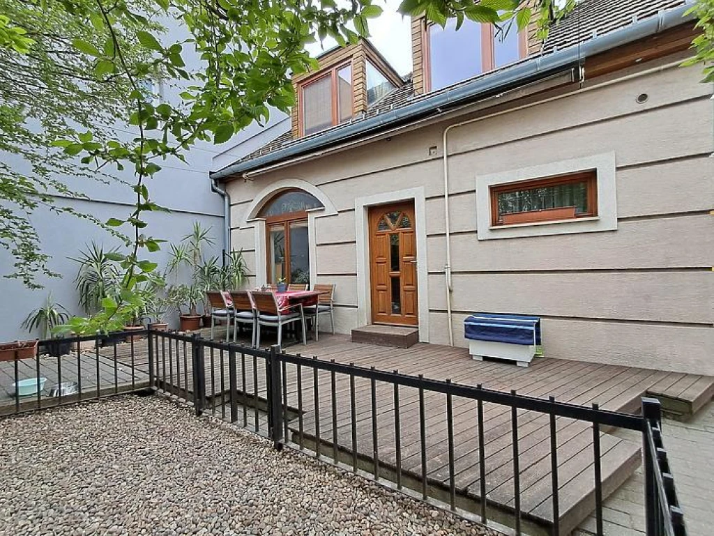 Eladó családi ház, Budapest XV. kerület, Rákospalota