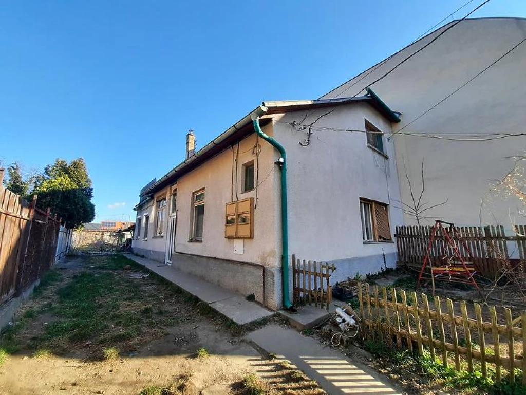 Eladó családi ház, Budapest XV. kerület, Rákospalota