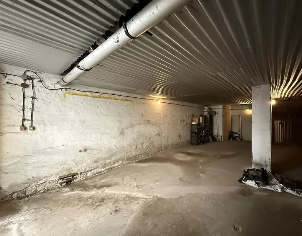 For sale detached garage, Budapest II. kerület, Országút