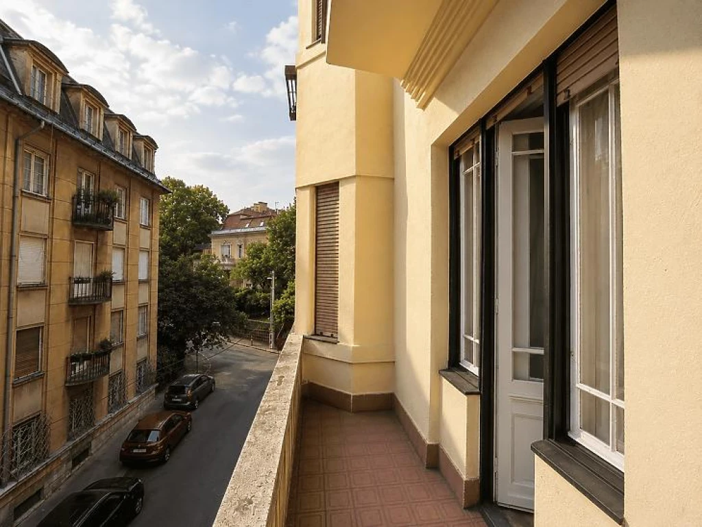Eladó téglalakás, Budapest II. kerület, Rézmál