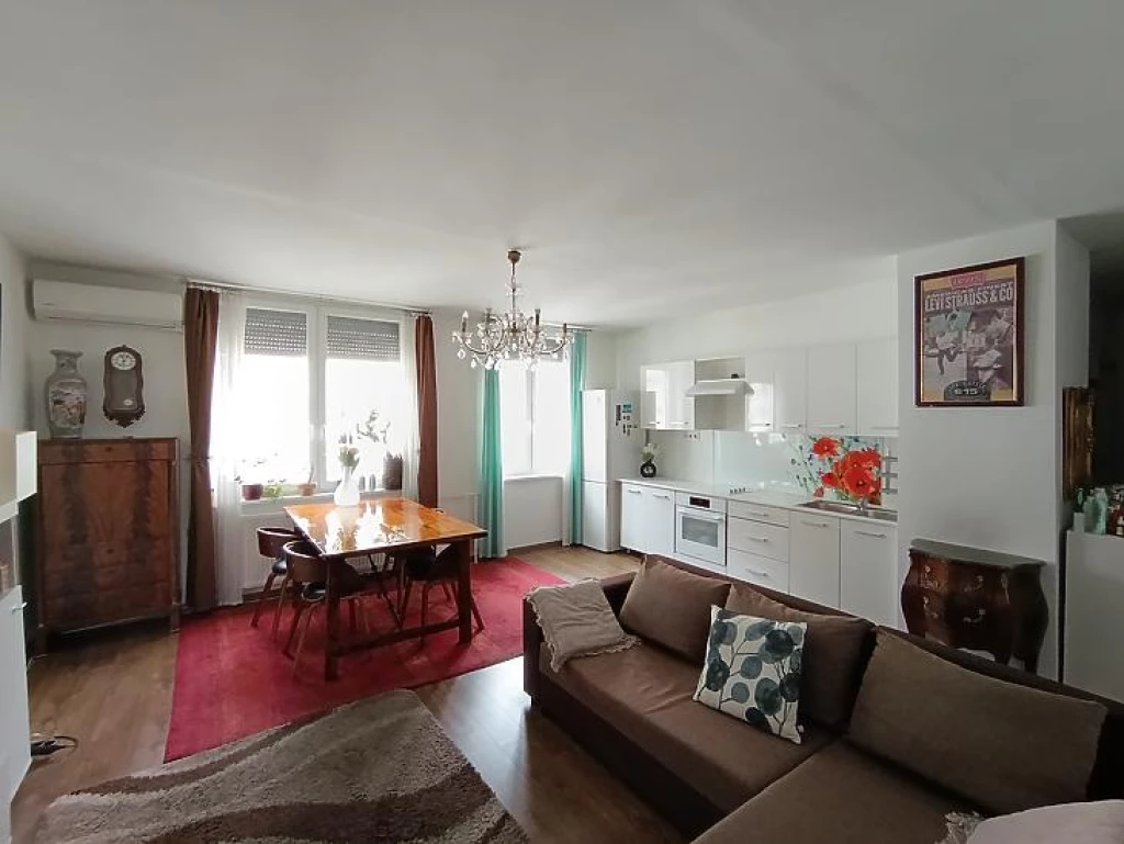 Eladó téglalakás, Budapest II. kerület, Országút