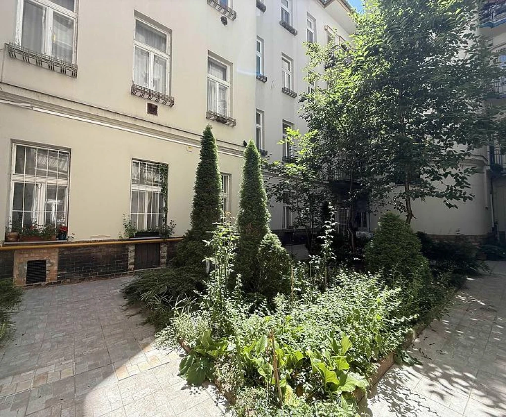 Eladó téglalakás, Budapest II. kerület, Országút