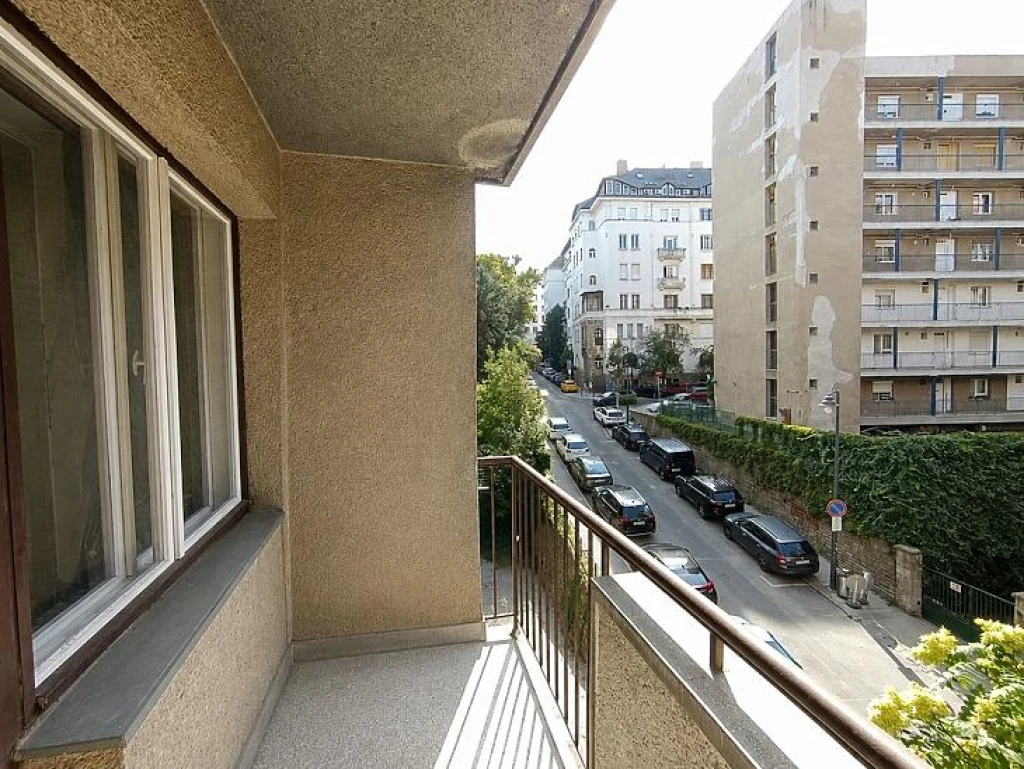 Eladó téglalakás, Budapest II. kerület, Országút