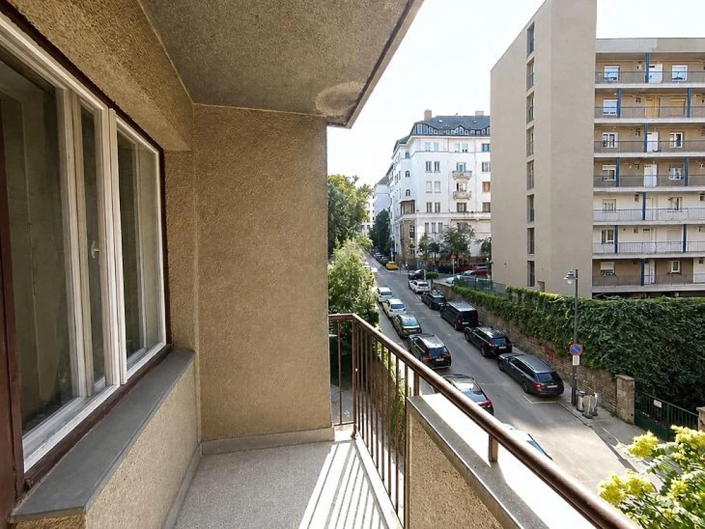 Eladó téglalakás, Budapest II. kerület, Országút