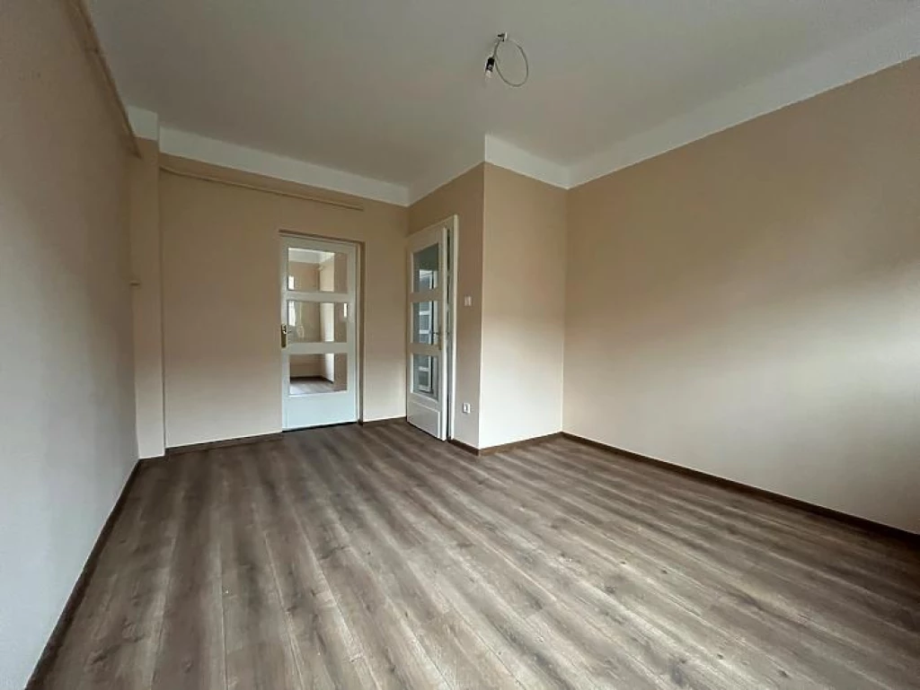 Eladó téglalakás, Budapest X. kerület, Laposdűlő