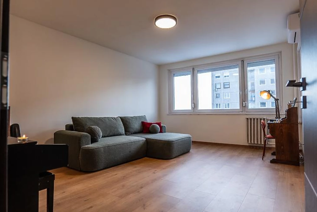 For sale panel flat, Budapest X. kerület, Újhegy