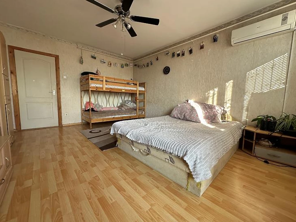 For sale panel flat, Budapest X. kerület, Laposdűlő