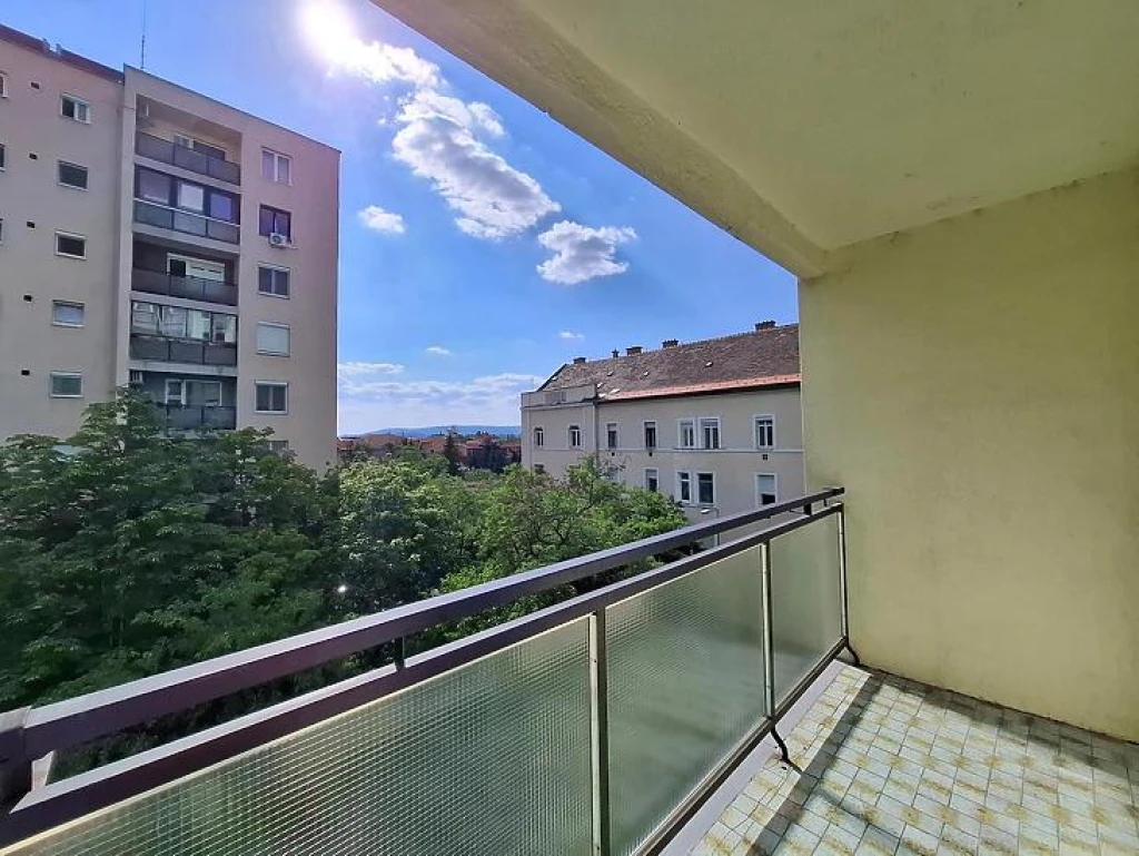 Eladó panellakás, Budapest X. kerület, Ligettelek