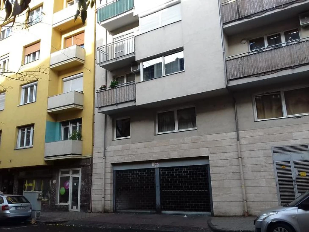 Kiadó teremgarázs, Budapest VIII. kerület, Magdolna negyed