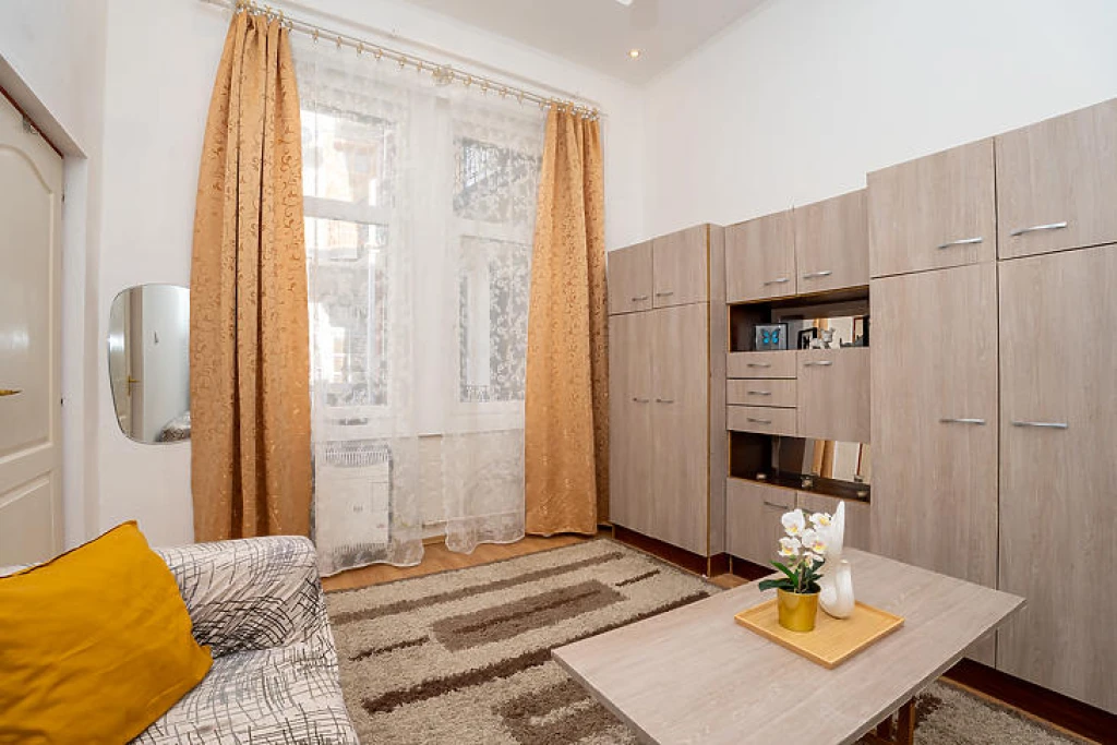 Eladó téglalakás, Budapest VIII. kerület, Csarnok negyed