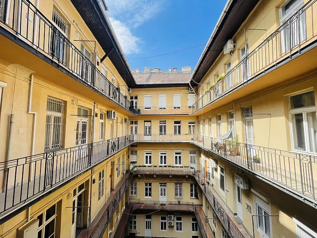Eladó téglalakás, Budapest VIII. kerület, Palotanegyed
