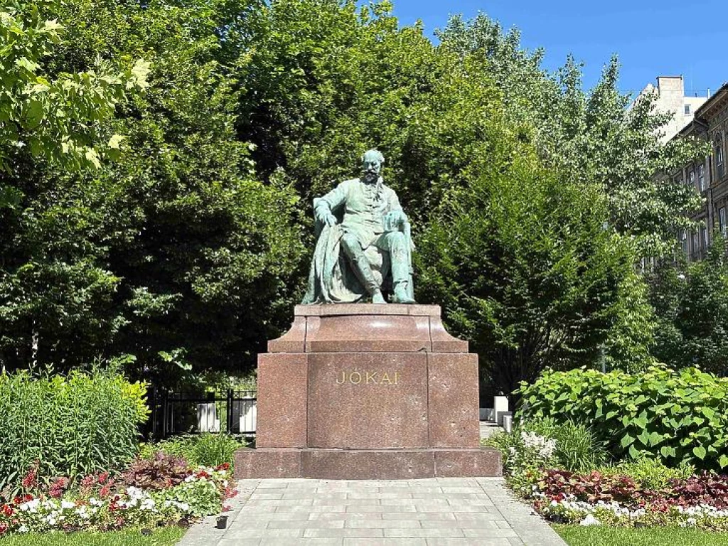 Eladó téglalakás, Budapest VI. kerület, Nagykörúton kívüli terület