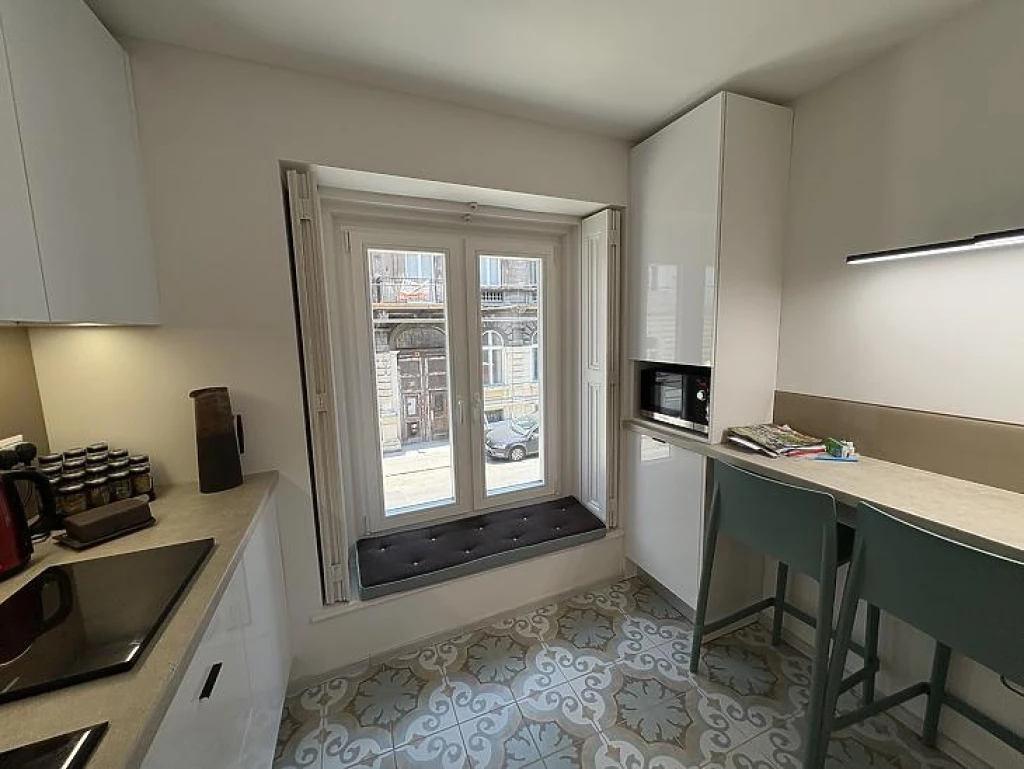 Eladó téglalakás, Budapest VI. kerület, Nagykörúton kívüli terület
