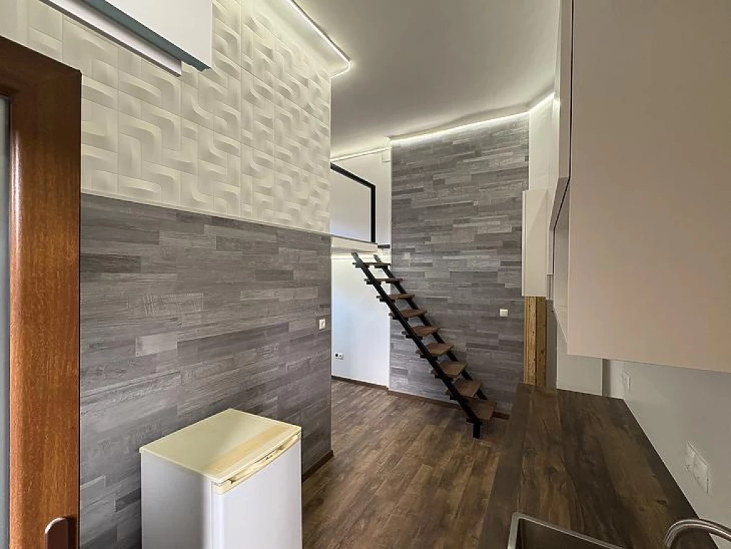 For sale brick flat, Budapest VI. kerület, Nagykörúton kívüli terület