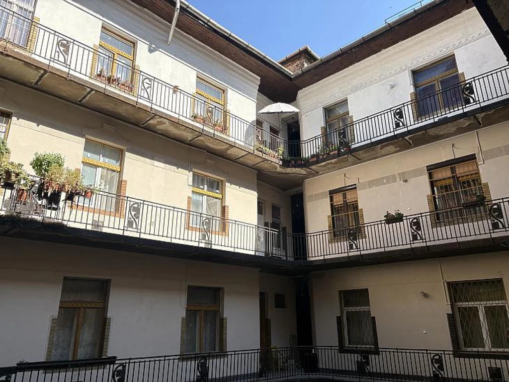 Eladó téglalakás, Budapest VI. kerület, Nagykörúton kívüli terület