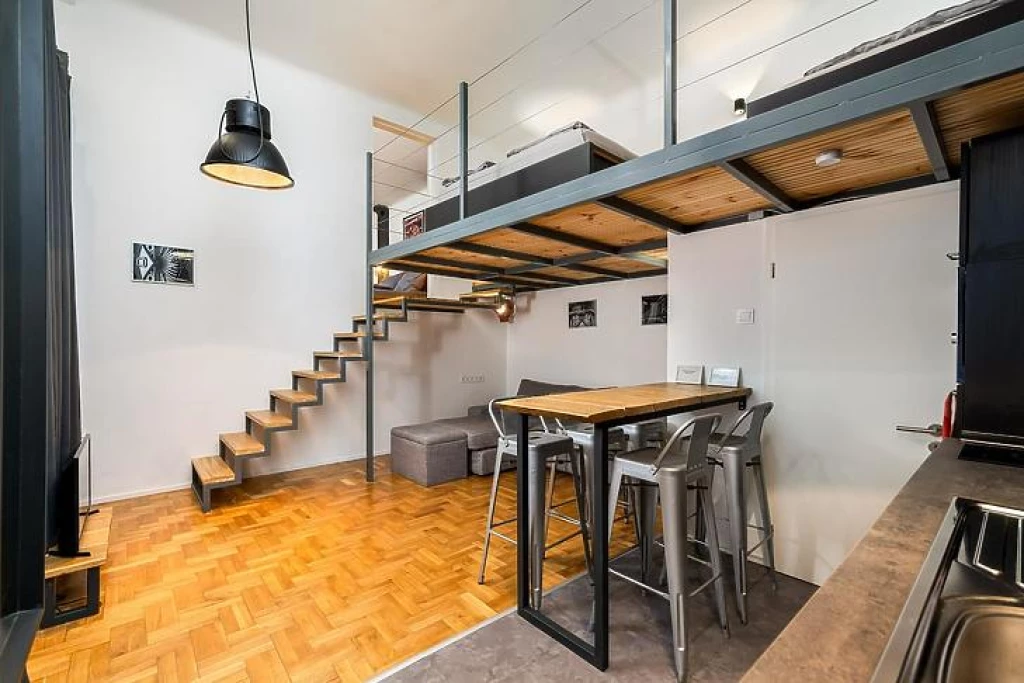 Eladó téglalakás, Budapest VI. kerület, Nagykörúton kívüli terület