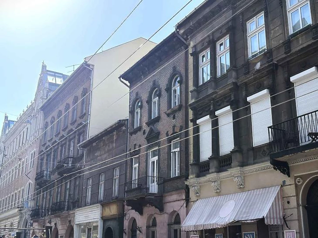 For sale brick flat, Budapest VI. kerület, Nagykörúton kívüli terület