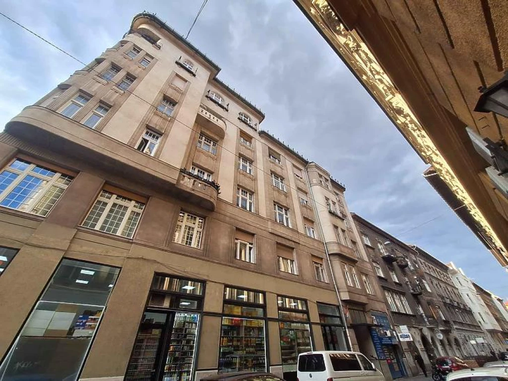 For sale brick flat, Budapest VI. kerület, Nagykörúton kívüli terület