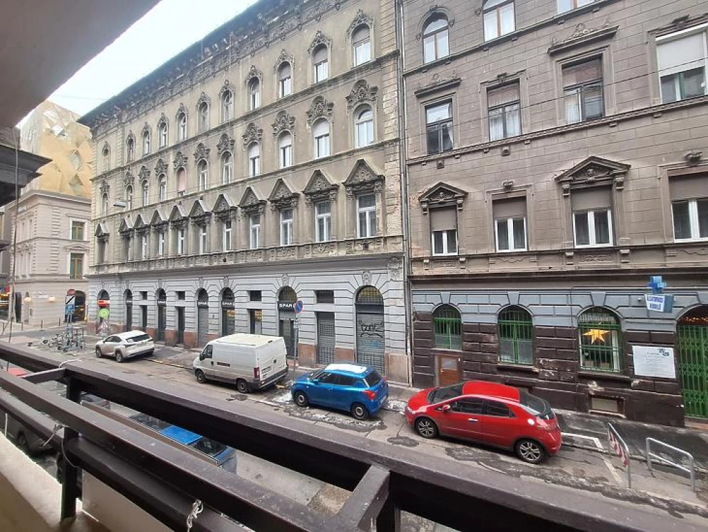 Eladó téglalakás, Budapest VI. kerület, Nagykörúton kívüli terület