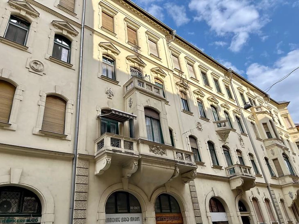 For sale brick flat, Budapest V. kerület, Lipótváros