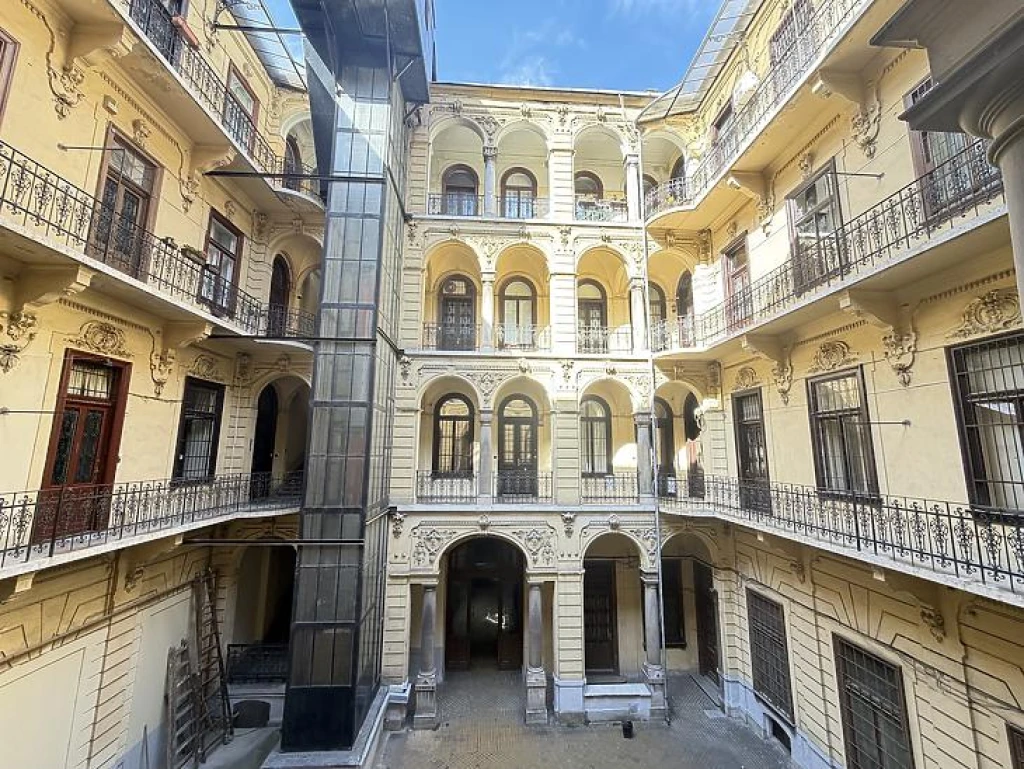 Eladó téglalakás, Budapest VI. kerület, Nagykörúton kívüli terület