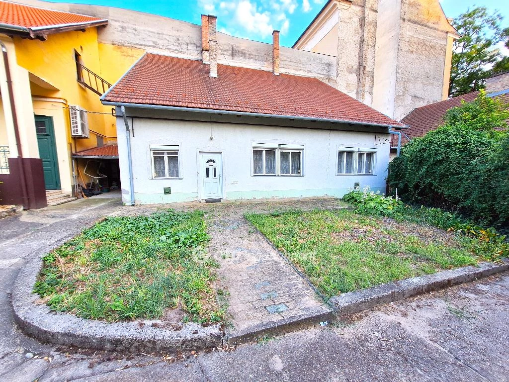 For sale brick flat, Kecskemét, Belváros