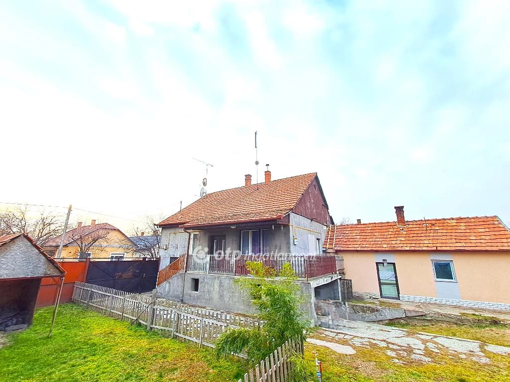 For sale house, Lajosmizse, Dózsa  György út közelében