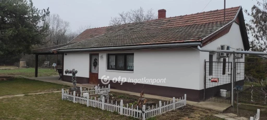 Eladó családi ház, Kiskunfélegyháza, külterület