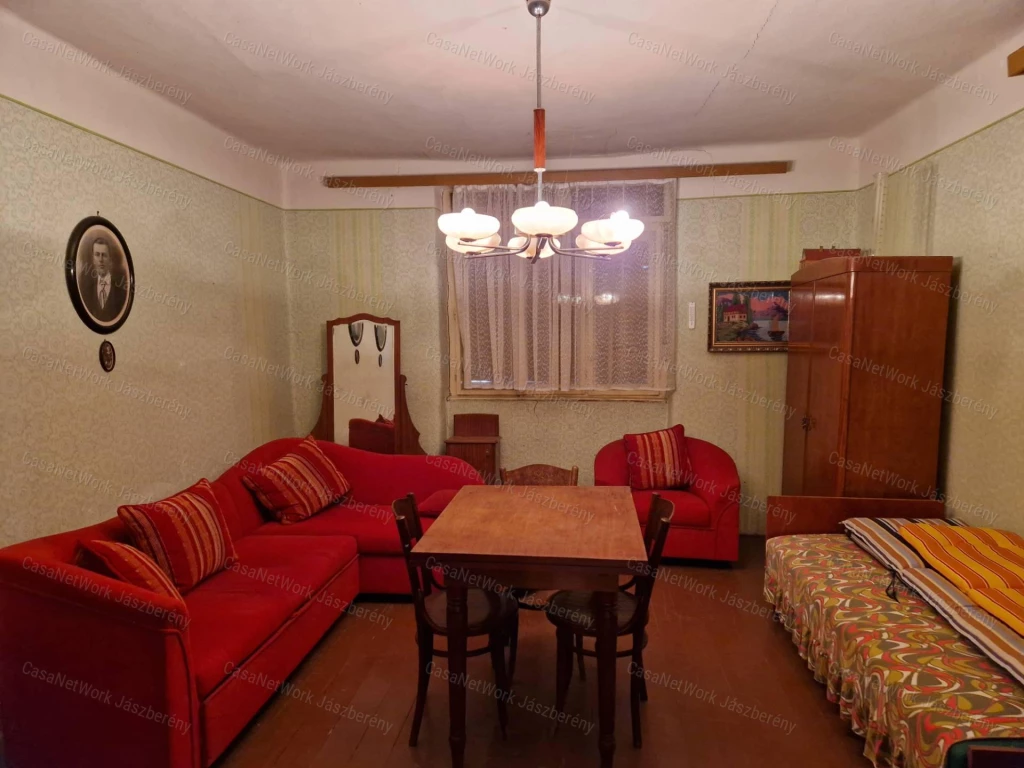 2 szobás, 65 nm-es családi ház Jászfelsőszentgyörgyön eladó!