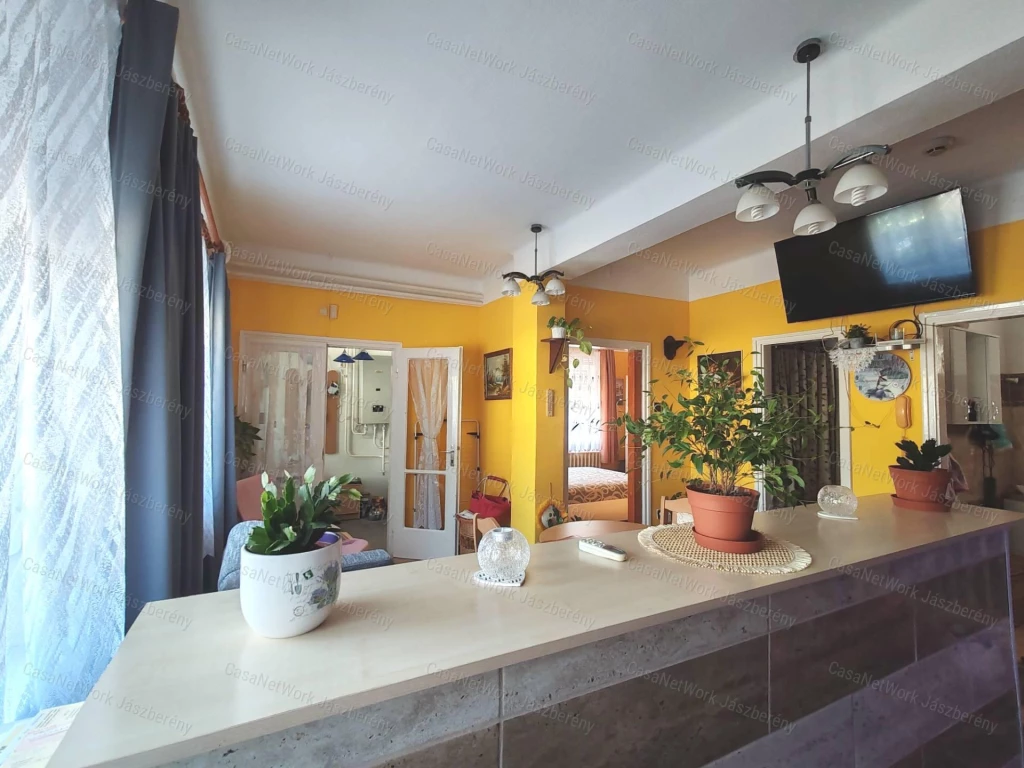 Valódi kis ékszerdoboz eladó Jászdózsa szívében