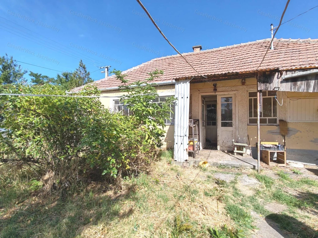 Falu széli, csendes környezetben eladó családi ház Boconádon