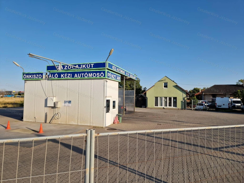 Komplex gépjármű telephely - autómosó eladó Jászberényben.