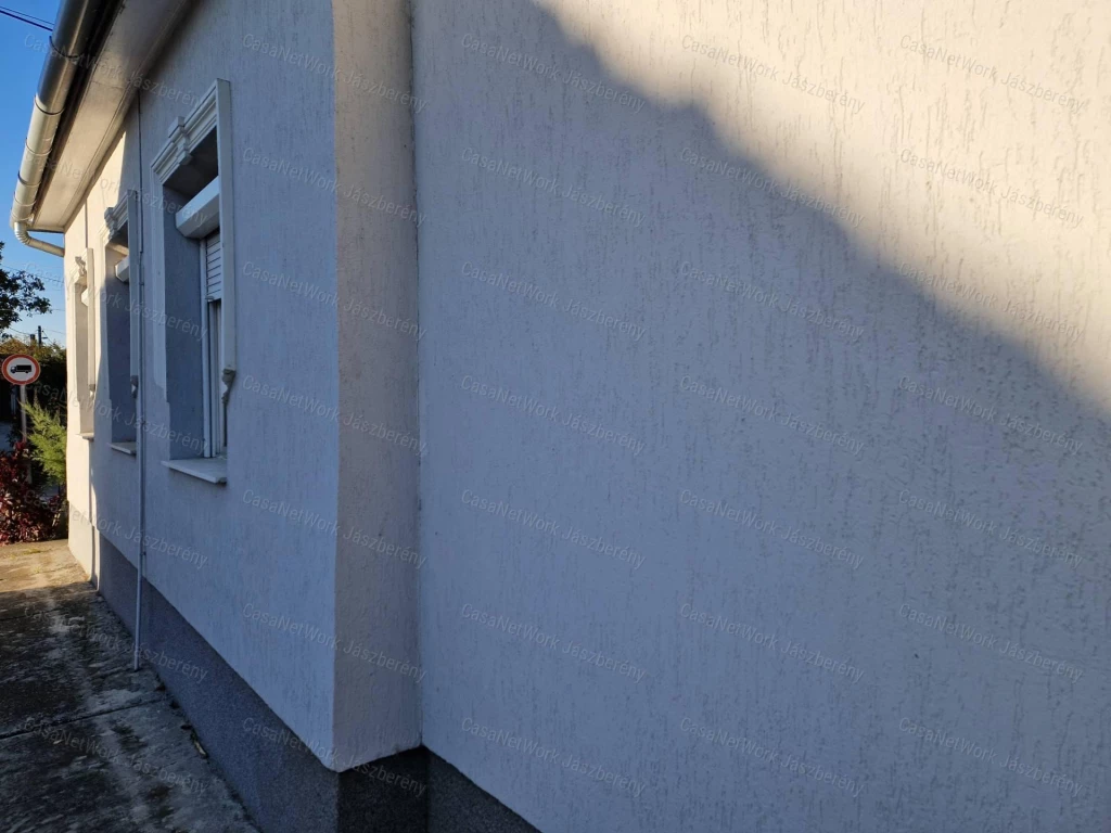 Jászberényben, 63 nm-es, 2 szobás családi ház eladó