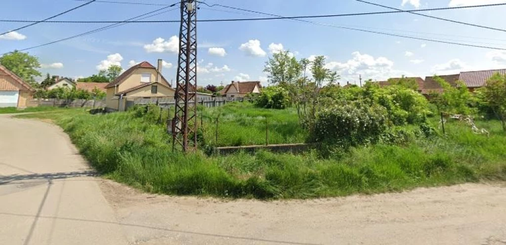 Eladó építési telek Jászapáti központjában