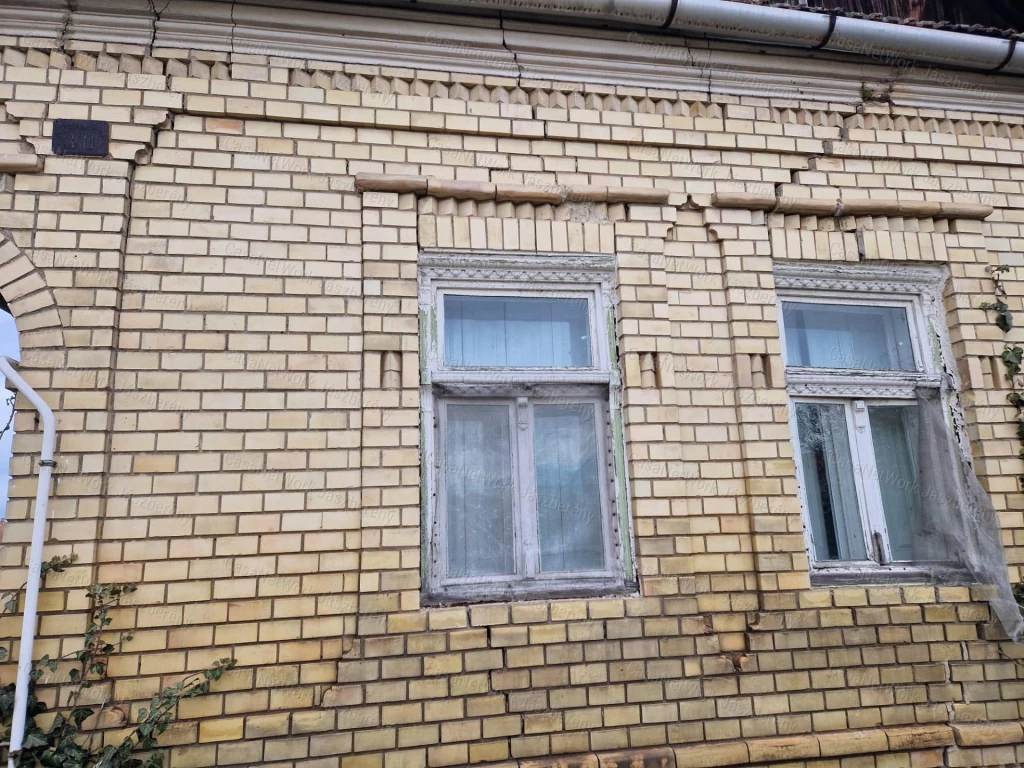 Tarnaörsön, a központhoz közel, 76 nm-es, 2 szobás családi ház eladó!