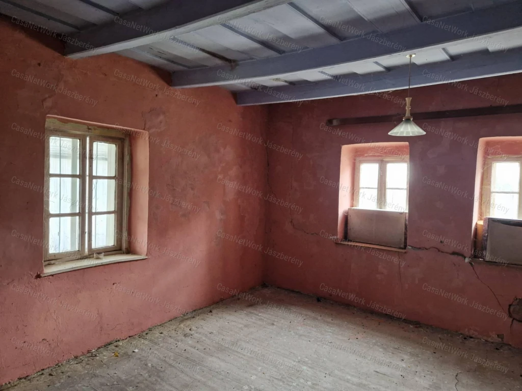 Jászdózsán 63 nm-es, erősen felújítandó vagy lebontandó ház eladó