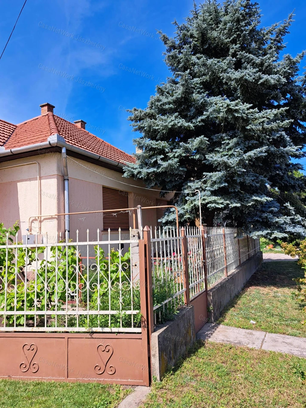 Jászboldogházán jó állapotban lévő 72 nm-es 2 szobás családi ház eladó