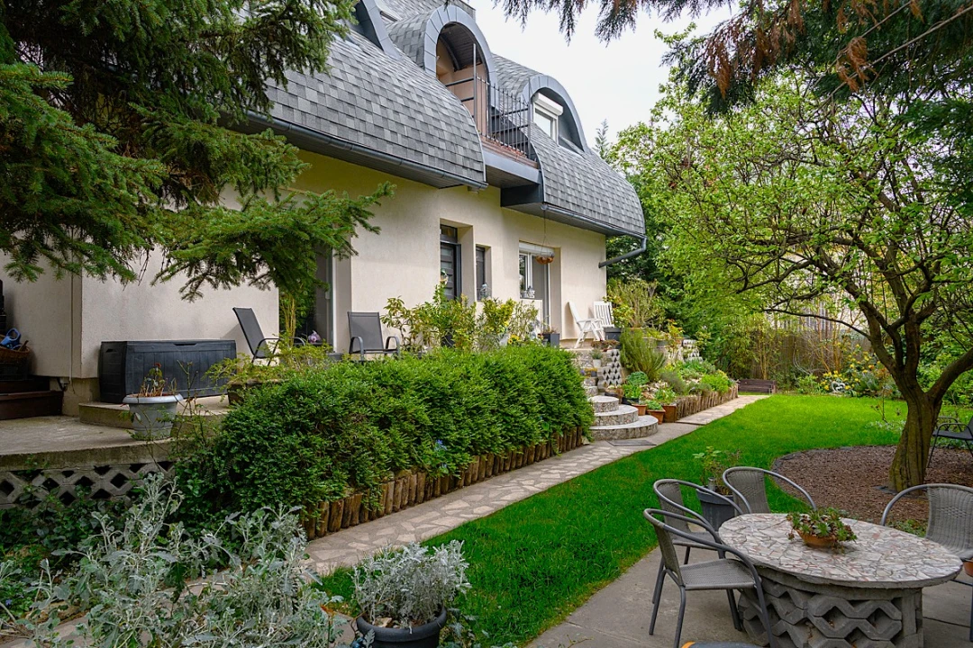 c3-1-name c2-1-name, Érd, Rákos utca 10